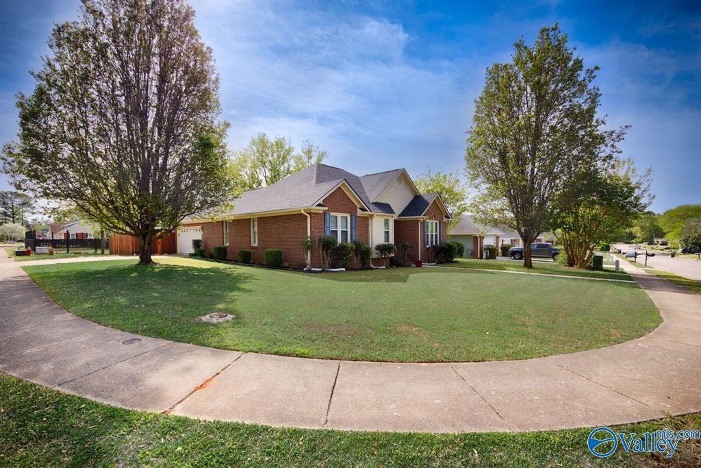 180 Jarrett Lane, Madison, AL 35758