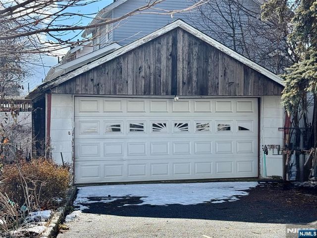 182 Hillside Avenue, Teaneck, NJ 07666