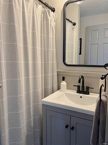 1830 Oak Street, Linton, IN 47441