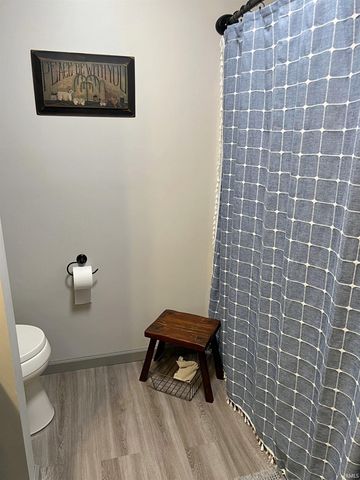 1830 Oak Street, Linton, IN 47441