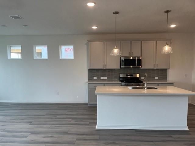 100 Greinert DR, Taylor, TX 76574
