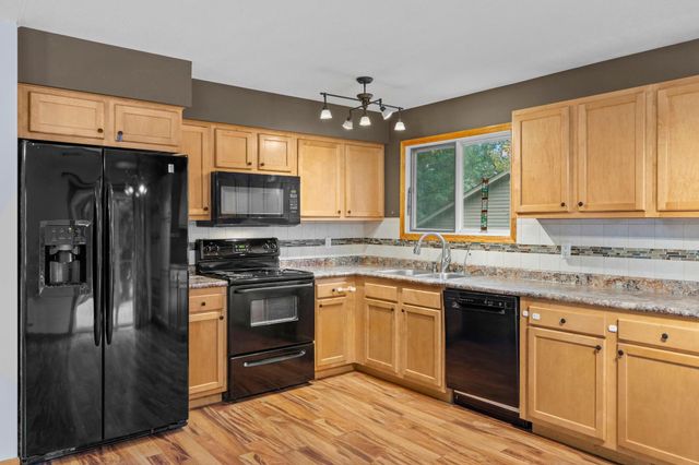 2483 Hidden Valley Lane, Stillwater, MN 55082