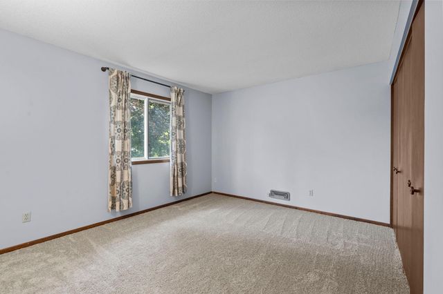 2483 Hidden Valley Lane, Stillwater, MN 55082