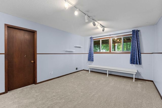 2483 Hidden Valley Lane, Stillwater, MN 55082