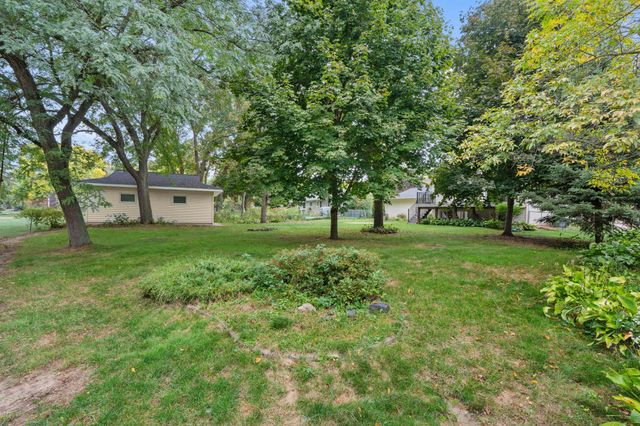 2483 Hidden Valley Lane, Stillwater, MN 55082