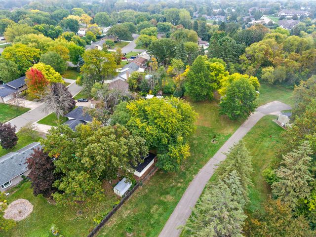2483 Hidden Valley Lane, Stillwater, MN 55082