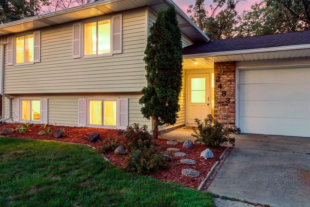 2483 Hidden Valley Lane, Stillwater, MN 55082 — exterior