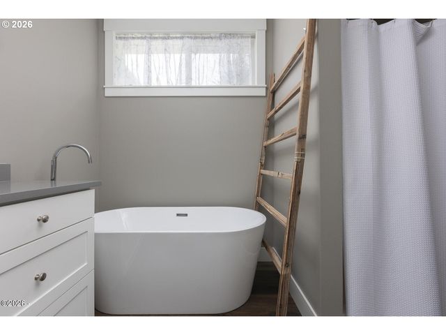 4145 Se INLET Ave, Lincoln City, OR 97367