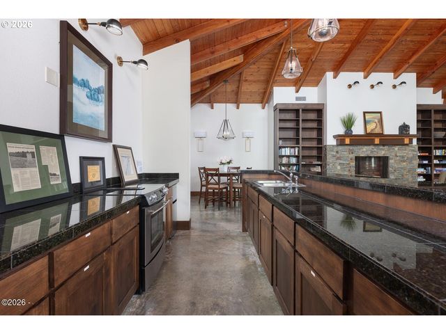 4145 Se INLET Ave, Lincoln City, OR 97367