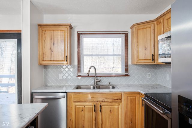 3798 S 100 Road W, Hartford City, IN 47348