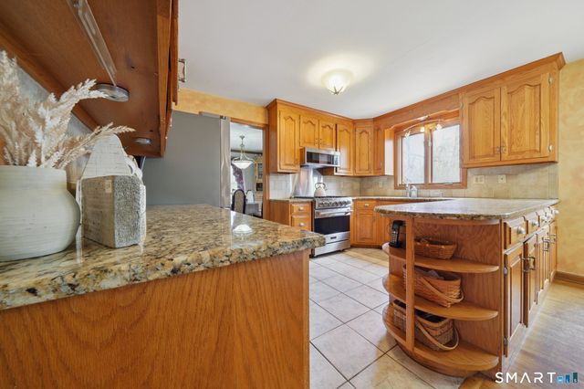 22 Knollwood Drive, Fairfield, CT 06824