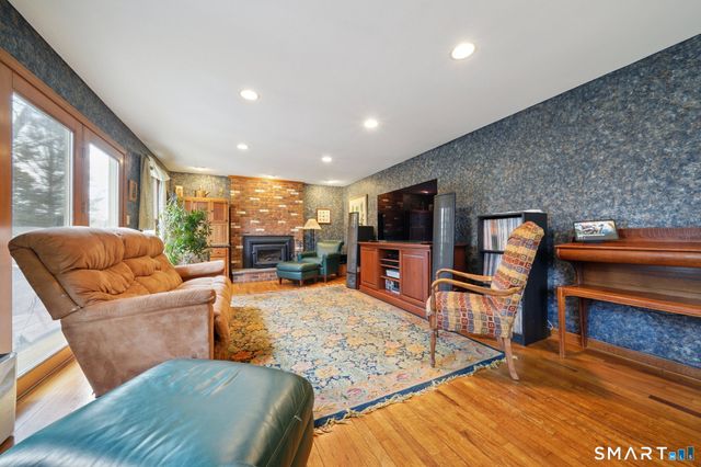 22 Knollwood Drive, Fairfield, CT 06824