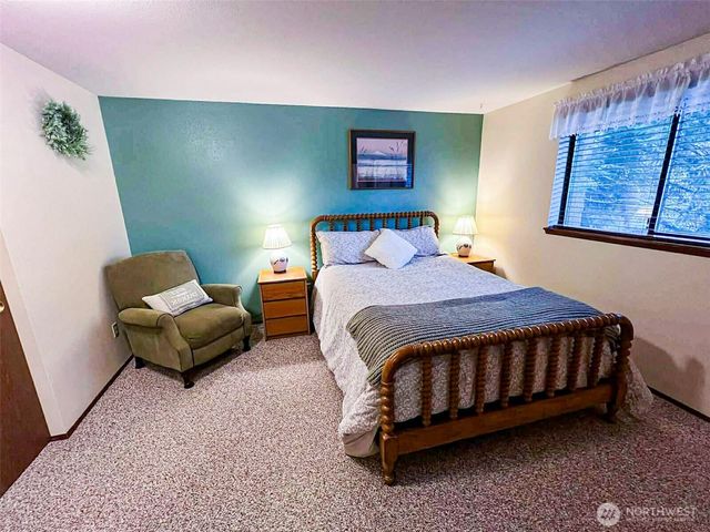 13111 Elm Avenue NW, Poulsbo, WA 98370