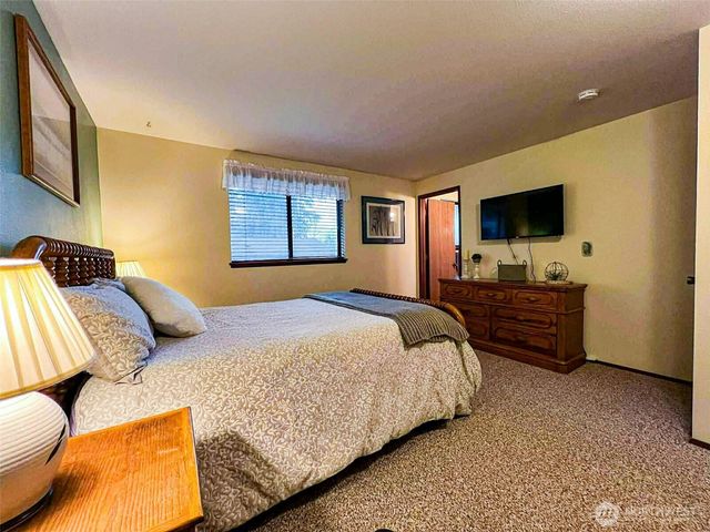 13111 Elm Avenue NW, Poulsbo, WA 98370