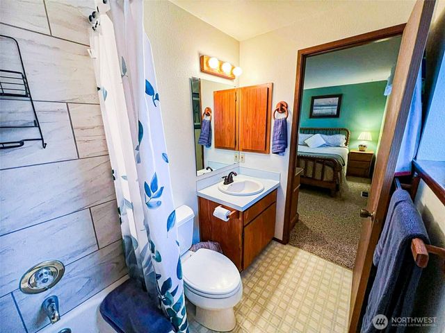 13111 Elm Avenue NW, Poulsbo, WA 98370