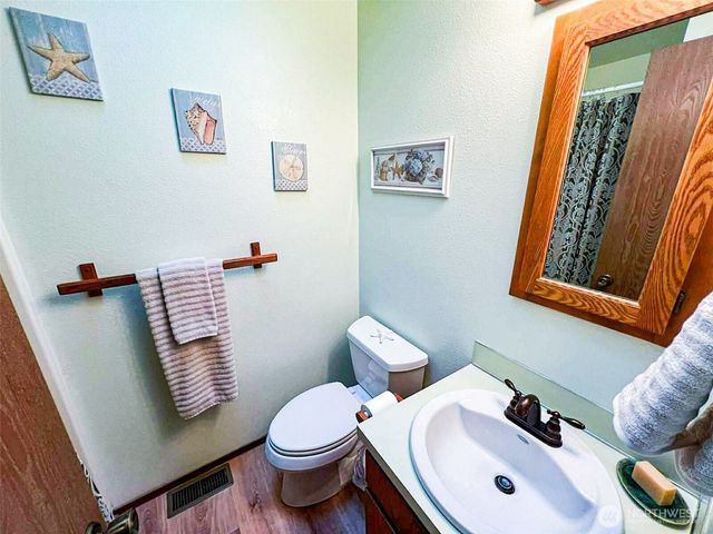 13111 Elm Avenue NW, Poulsbo, WA 98370