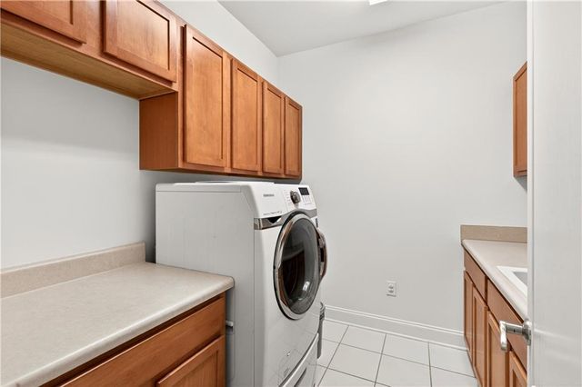 1739 Nemours Dr., Kennesaw, GA 30152