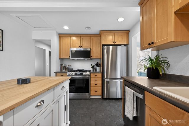 7310 30th Avenue SW, Seattle, WA 98126