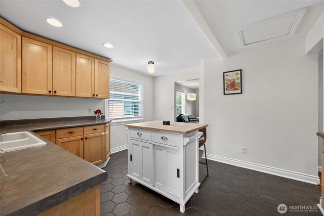 7310 30th Avenue SW, Seattle, WA 98126