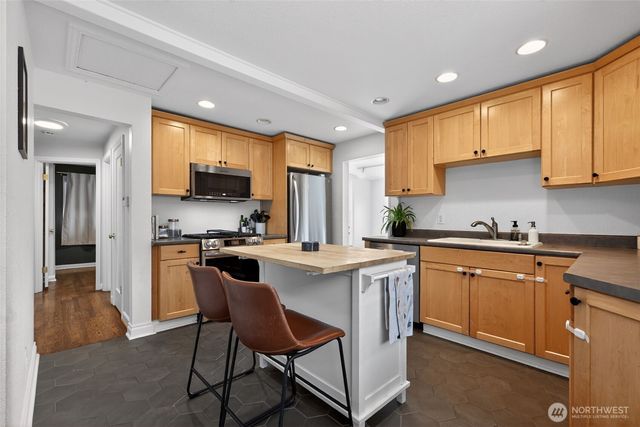 7310 30th Avenue SW, Seattle, WA 98126