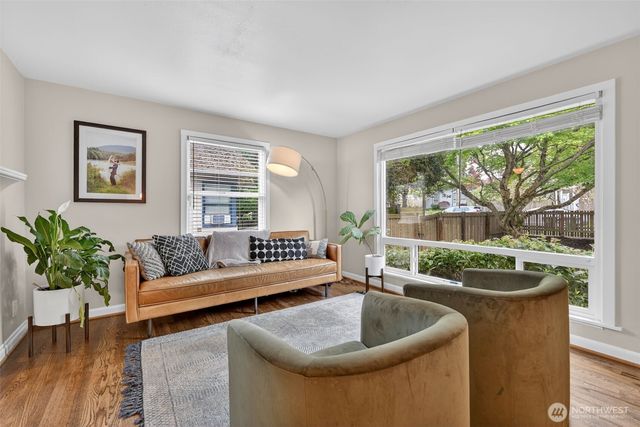 7310 30th Avenue SW, Seattle, WA 98126