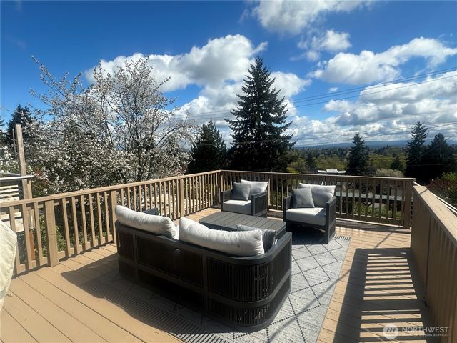 7310 30th Avenue SW, Seattle, WA 98126