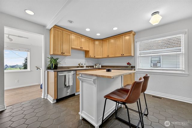 7310 30th Avenue SW, Seattle, WA 98126