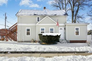 212 Spruce St, Leominster, MA 01453