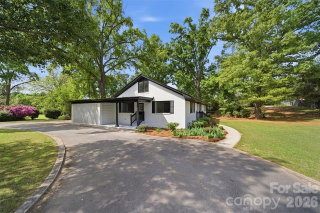 907 Amelia Street, Newberry, SC 29108