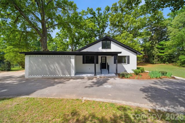 907 Amelia Street, Newberry, SC 29108
