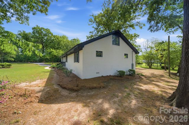 907 Amelia Street, Newberry, SC 29108