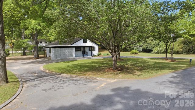 907 Amelia Street, Newberry, SC 29108