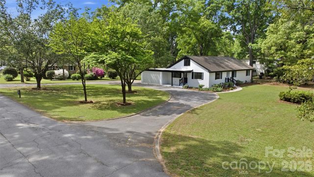 907 Amelia Street, Newberry, SC 29108