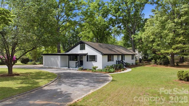 907 Amelia Street, Newberry, SC 29108