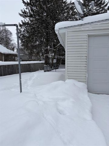 106 N Reinberg Avenue, Scottville, MI 49454