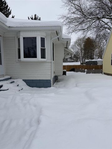 106 N Reinberg Avenue, Scottville, MI 49454