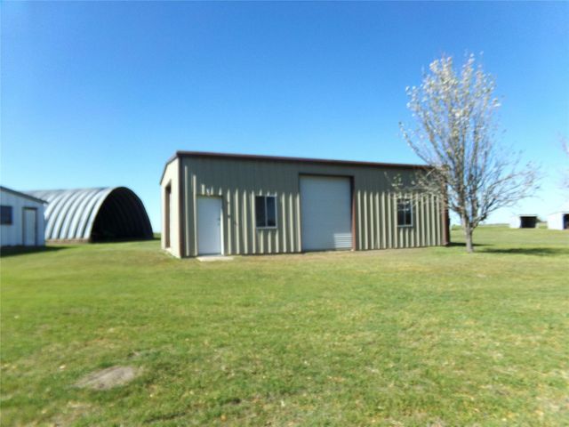 1931 Bruno Road, Schulenburg, TX 78956