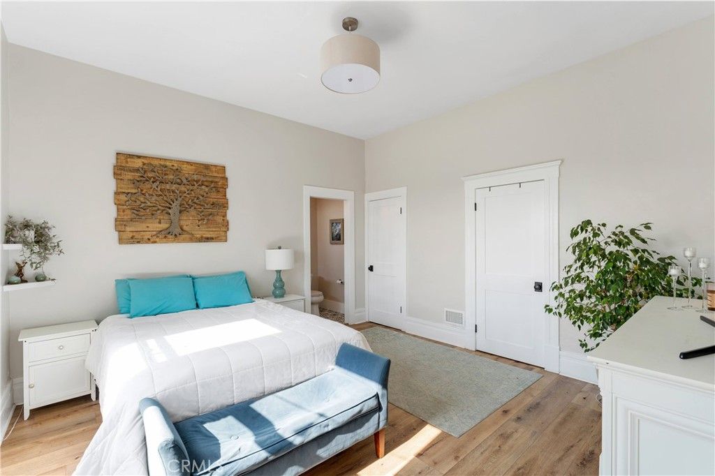 Image 15 of property listing at 732 Poli Street, Ventura, CA 93001