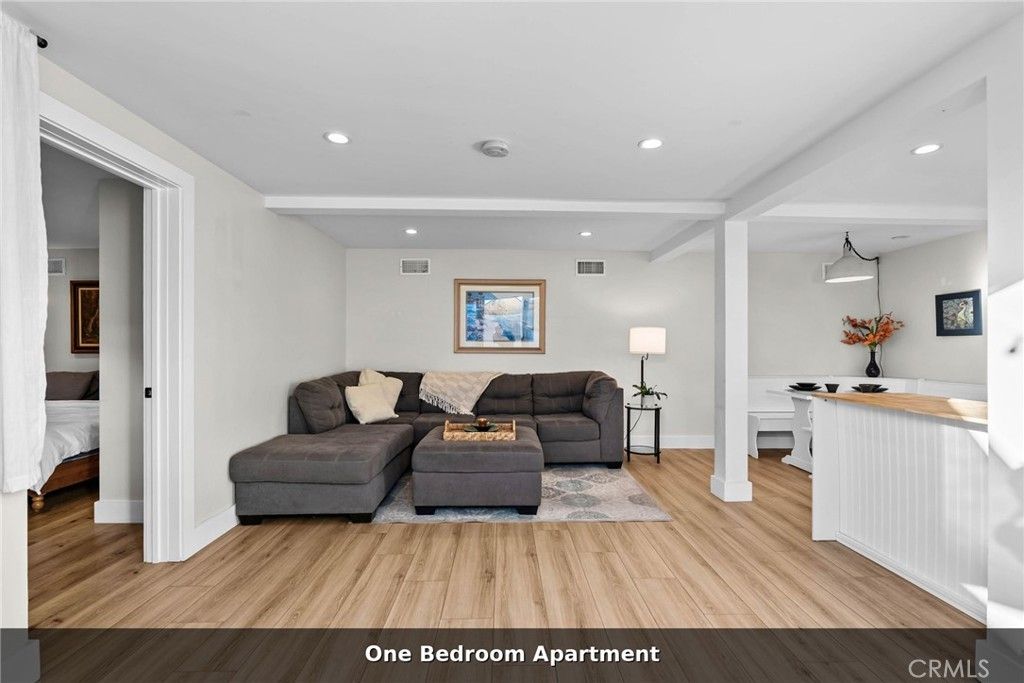 Image 23 of property listing at 732 Poli Street, Ventura, CA 93001