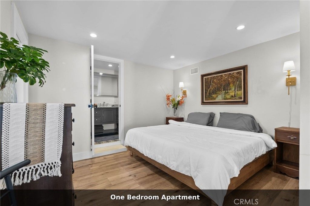 Image 26 of property listing at 732 Poli Street, Ventura, CA 93001