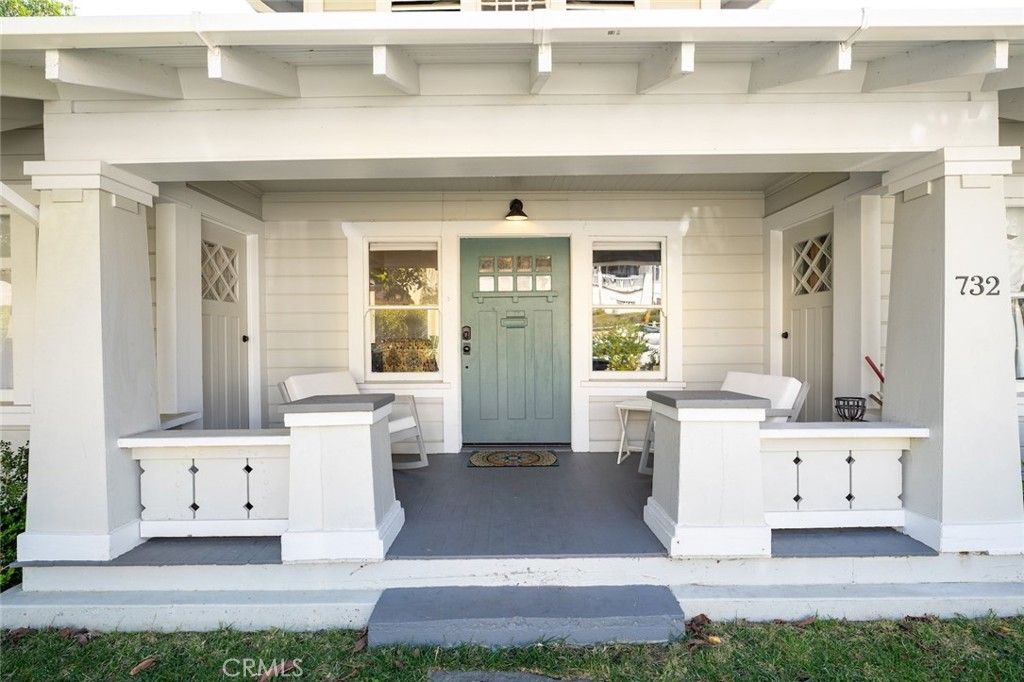 Image 3 of property listing at 732 Poli Street, Ventura, CA 93001
