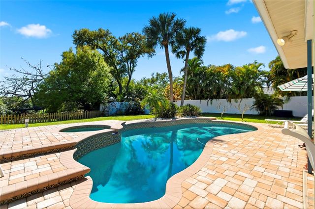 11932 99TH AVENUE, Seminole, FL 33772