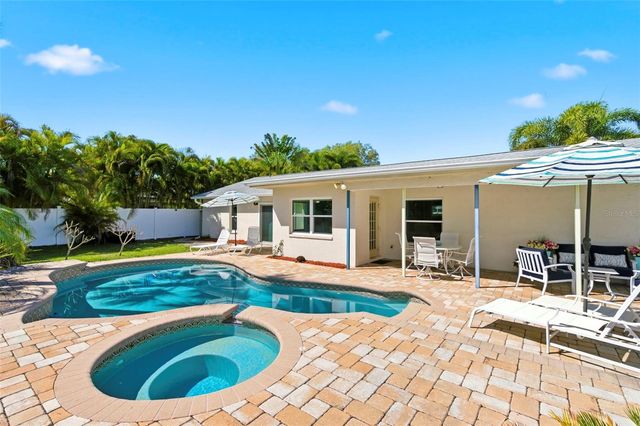 11932 99TH AVENUE, Seminole, FL 33772