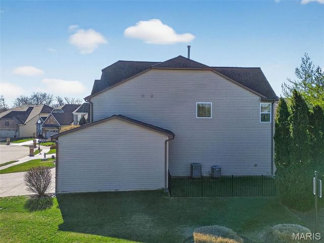 142 Tuscany Trace Drive, St Charles, MO 63303