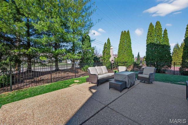 142 Tuscany Trace Drive, St Charles, MO 63303