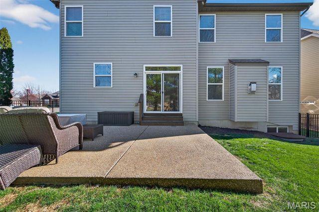 142 Tuscany Trace Drive, St Charles, MO 63303