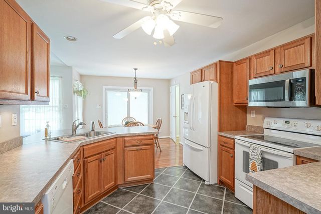 19 JOANNE DR, Sicklerville, NJ 08081