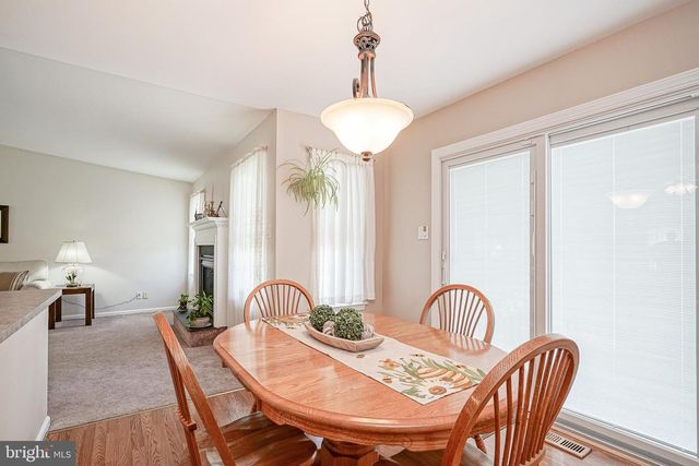 19 JOANNE DR, Sicklerville, NJ 08081