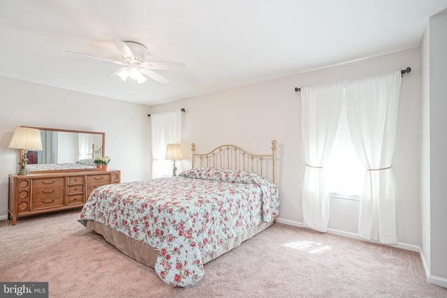 19 JOANNE DR, Sicklerville, NJ 08081