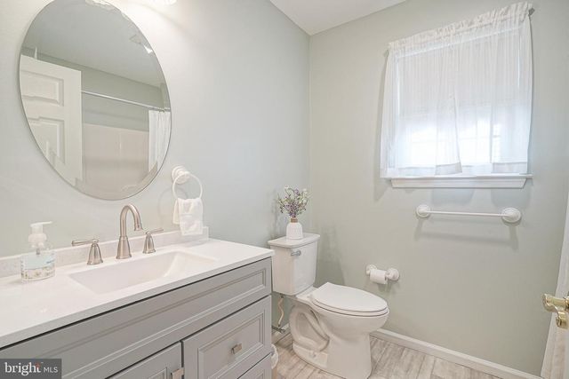 19 JOANNE DR, Sicklerville, NJ 08081